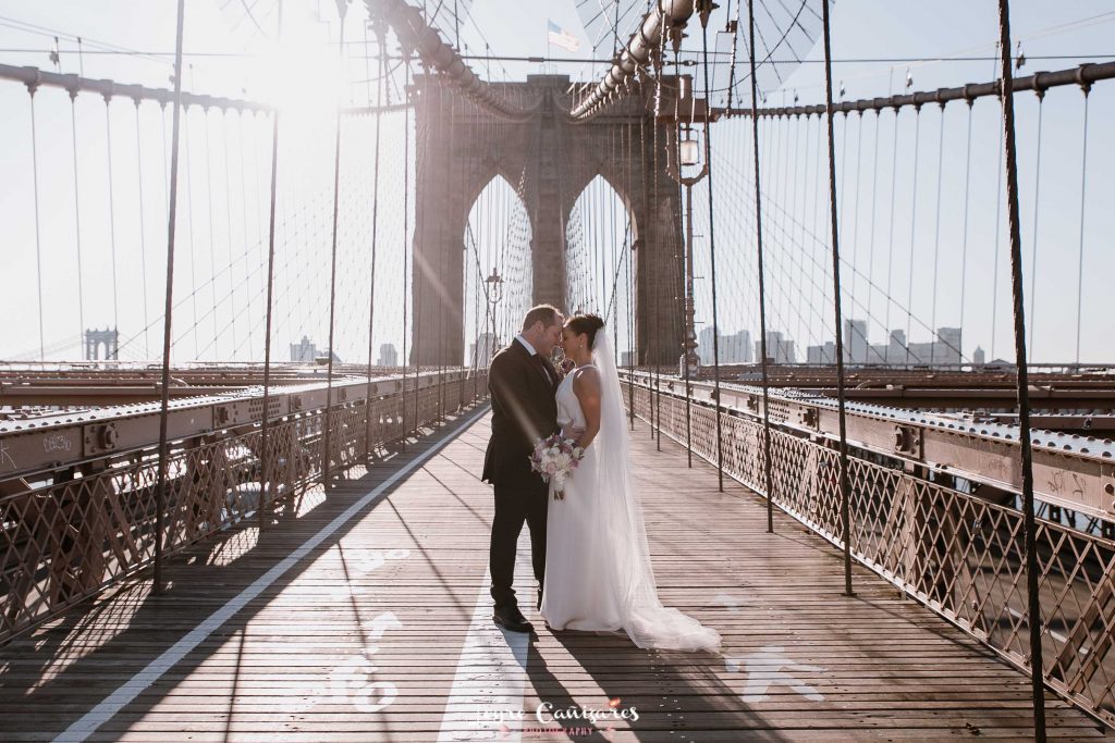 brooklyn bridge elopement photography by Leyre Cañizares