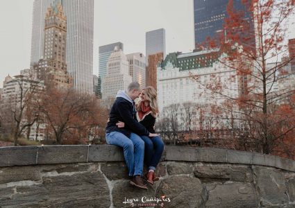 engagement photos in gapstow bridge, nyc photographer