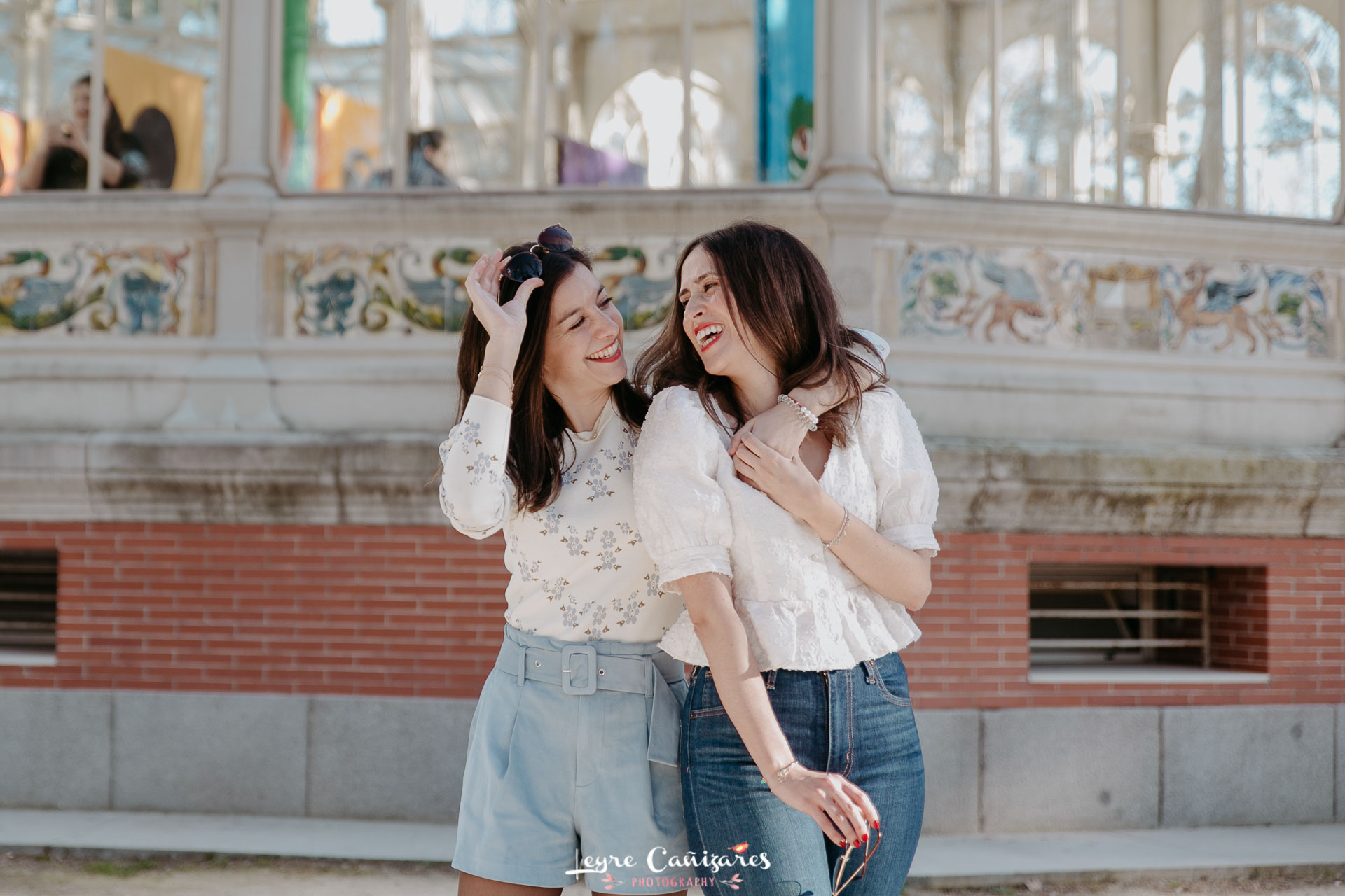friends photoshoot in nyc
