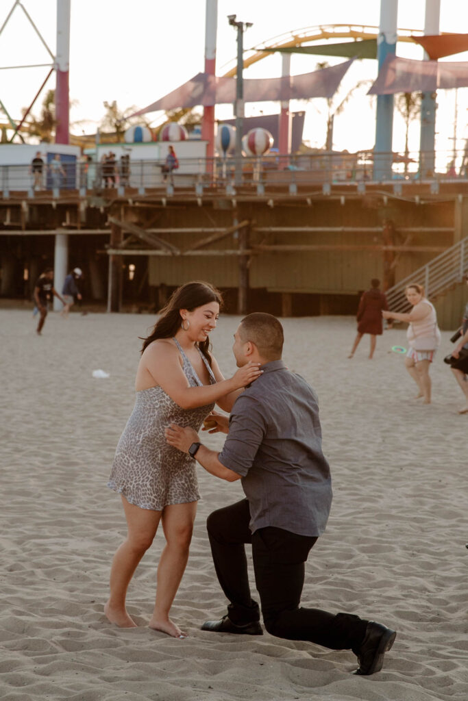 surprise proposal photoshoot in santa monica beach