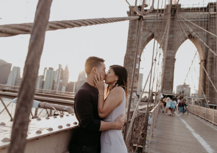Secret proposal photography at Brooklyn Bridge